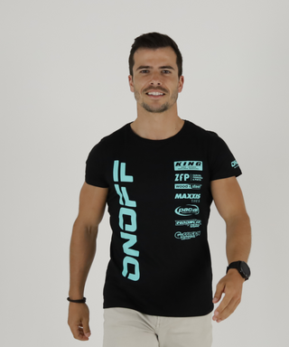 T-Shirt Preta De  Competição Com Patrocinadores ONOFF