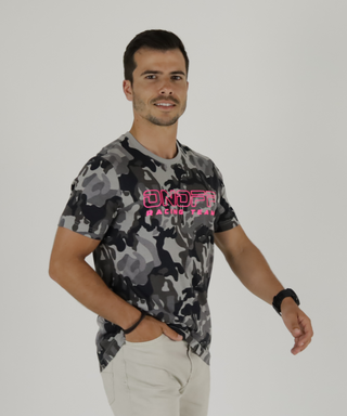 T-Shirt Camuflada Com Estampado Neon Outline